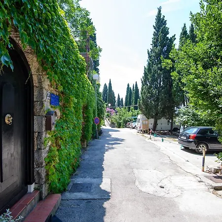 Guest house House Sveti Jakov